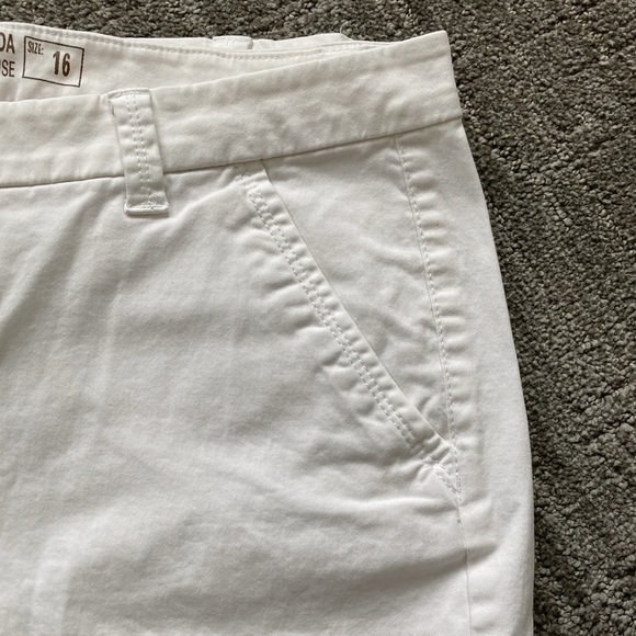 Sonoma Life + Style White Bermuda Mid-Rise 16 - Picture 4 of 8